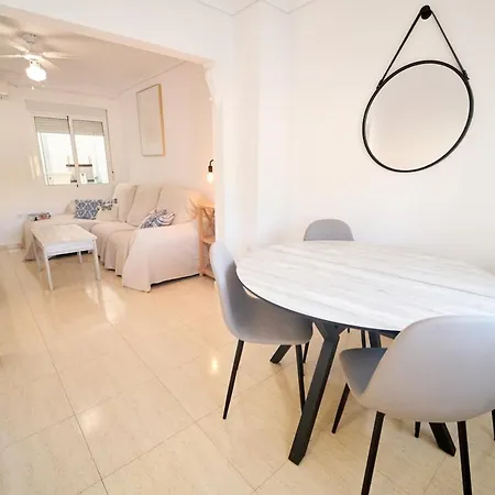 Soleado Adosado Esquinero Prázdninový dům *